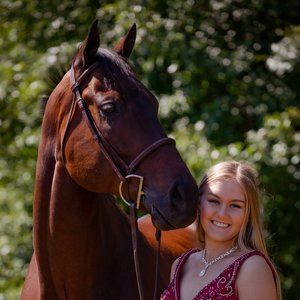 Meet your Posher, Danielle